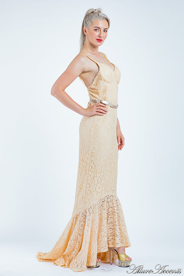 LACE & GLAM